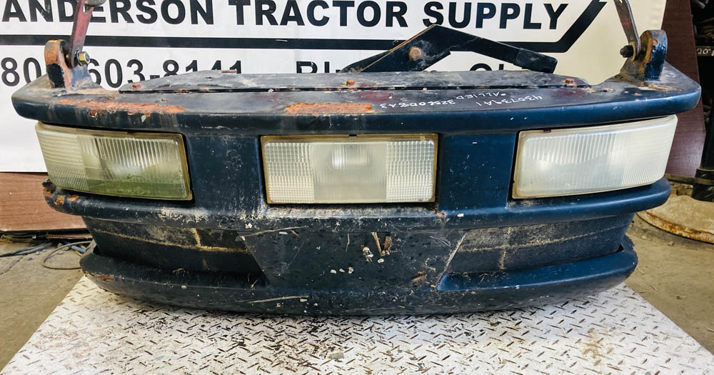GOOD USED CASE IH FRONT BUMPER - 430739A1 - Image 4