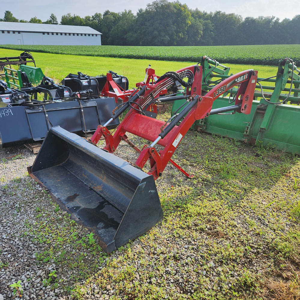 CASE I.H. L350 LOADER W/ 6' BUCKET