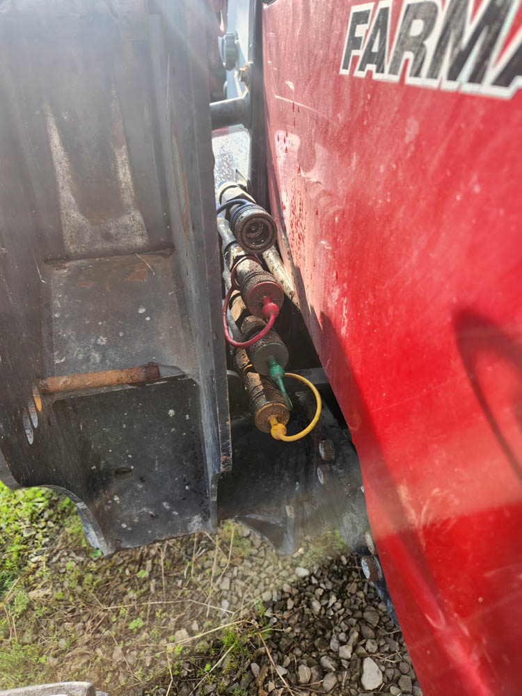 CASE I.H. L350 LOADER W/ 6' BUCKET - Image 10