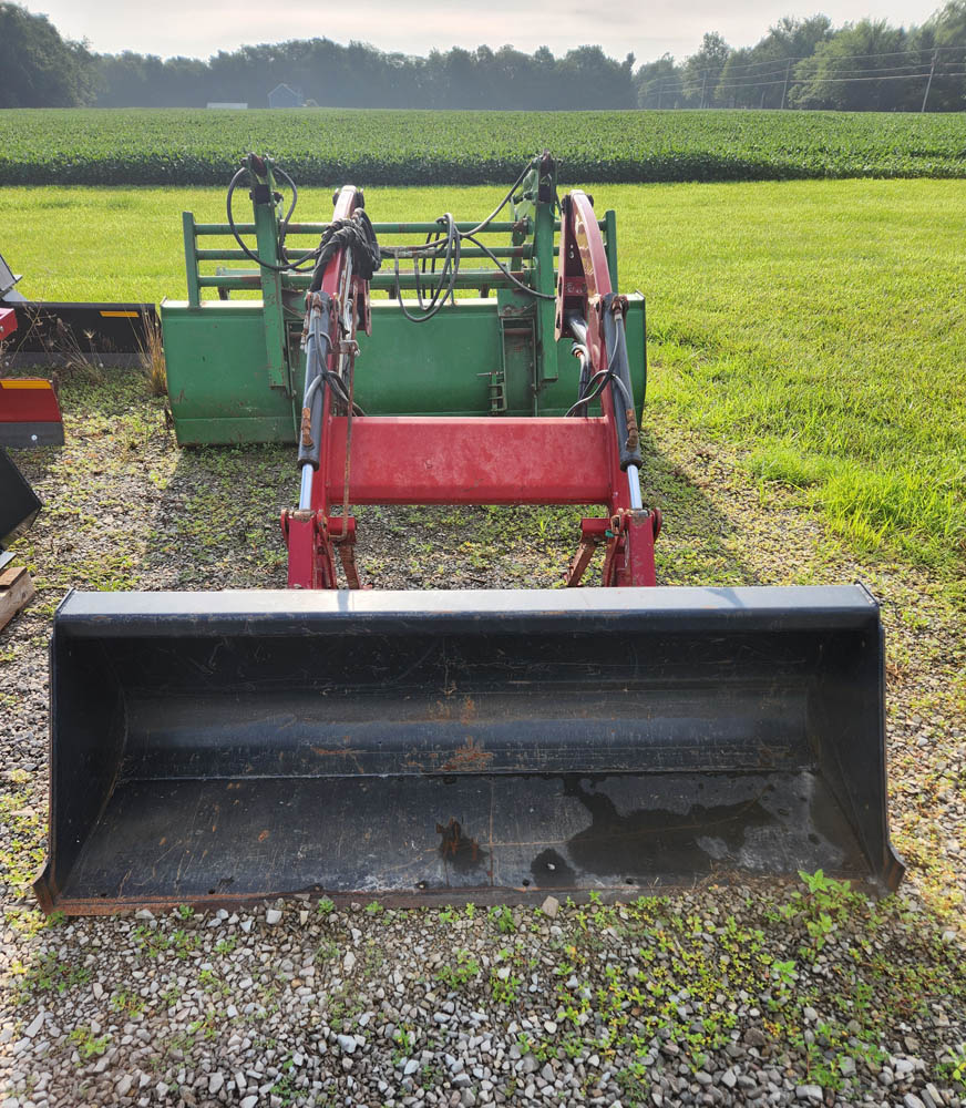 CASE I.H. L350 LOADER W/ 6' BUCKET - Image 3