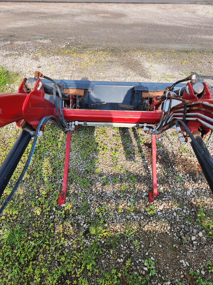 CASE I.H. L350 LOADER W/ 6' BUCKET - Image 5