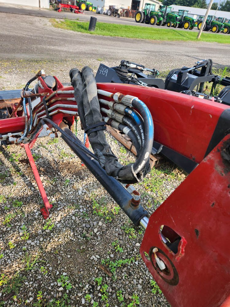 CASE I.H. L350 LOADER W/ 6' BUCKET - Image 6
