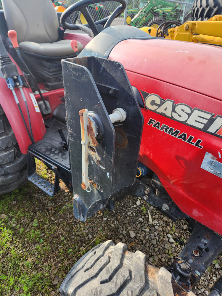 CASE I.H. L350 LOADER W/ 6' BUCKET - Image 9