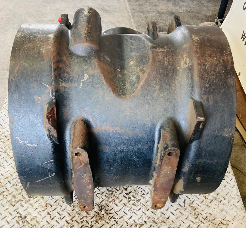 GOOD USED CENTER FRONT AXLE HOUSING - 87438232 - Image 2