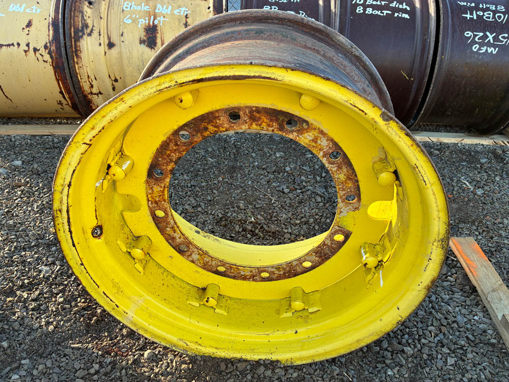 GOOD USED 15X26 RIM - RE33735 - Image 2