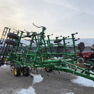 2011 JOHN DEERE 2210L 26' FIELD CULTIVATOR