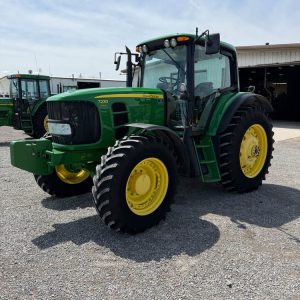 2010 JOHN DEERE 7230 PREMIUM MFWD W/ 1243 HRS.