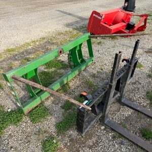 FRONTIER 2 PRONG BALE SPEAR