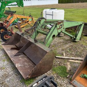 JOHN DEERE 148 LOADER W/ 7' BUCKET