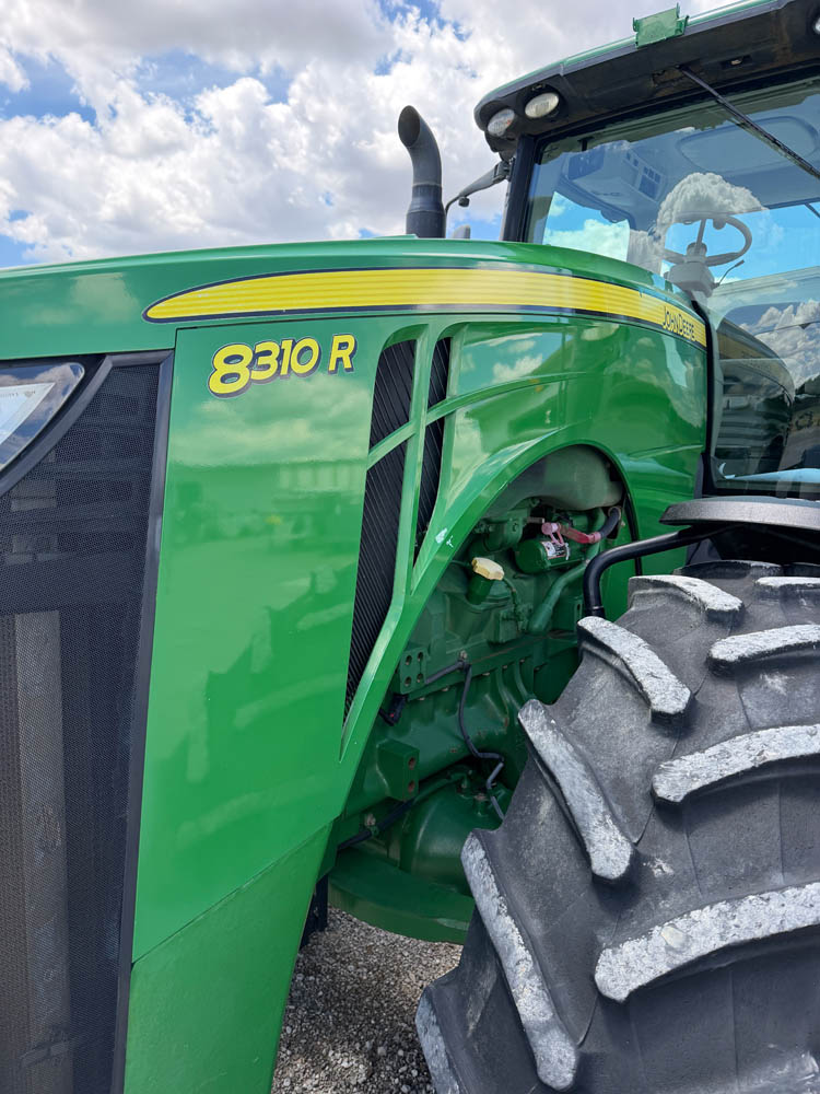 2014 JOHN DEERE 8310R MFWD TRACTOR W/ 8051 HRS. - Image 18