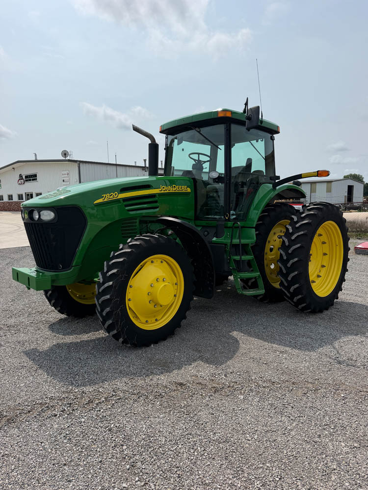 2005 JOHN DEERE 7820 MFWD TRACTOR W/ 1724 HRS.
