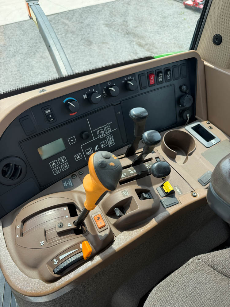 2005 JOHN DEERE 7820 MFWD TRACTOR W/ 1724 HRS. - Image 20
