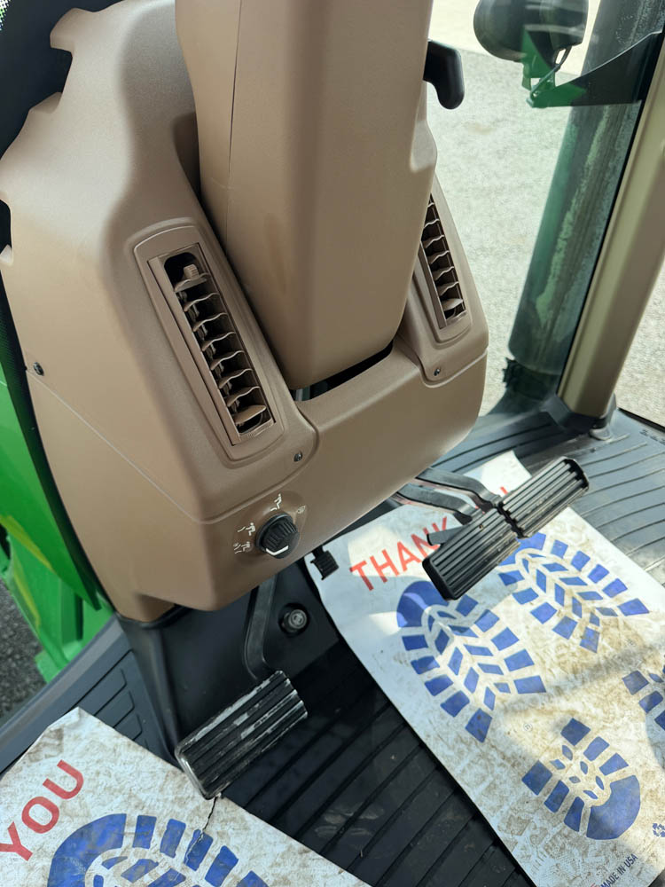 2005 JOHN DEERE 7820 MFWD TRACTOR W/ 1724 HRS. - Image 21