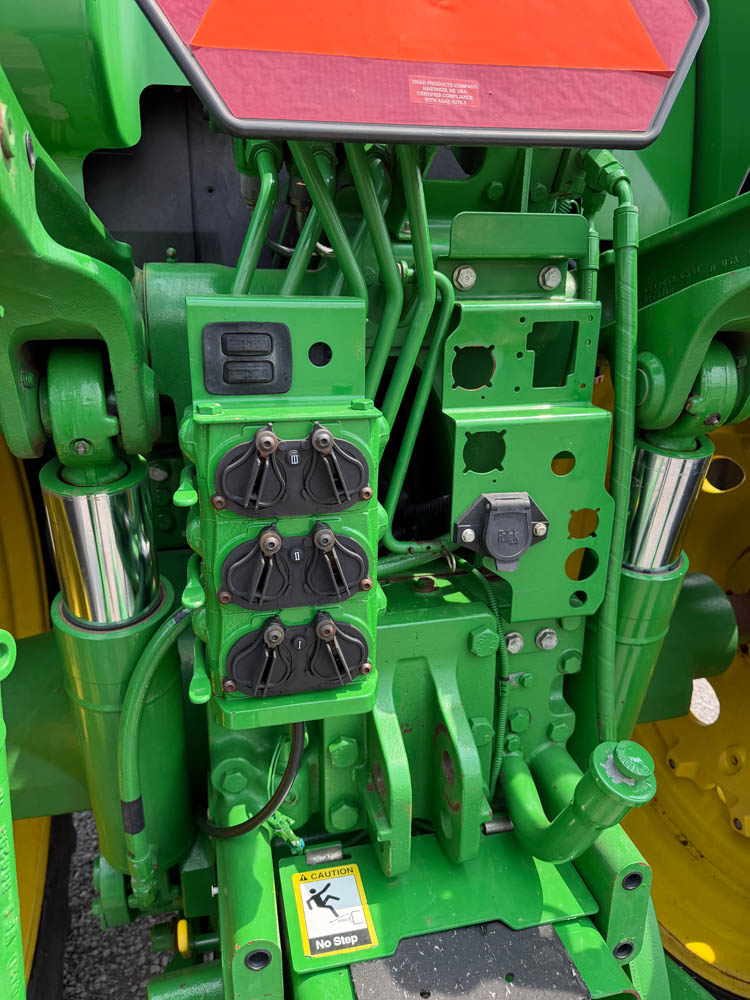 2005 JOHN DEERE 7820 MFWD TRACTOR W/ 1724 HRS. - Image 7